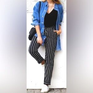 Who What Wear Black and white striped Women’s Pants Size 4